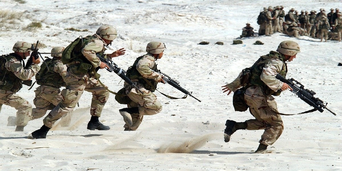 Army soldiers in the desert